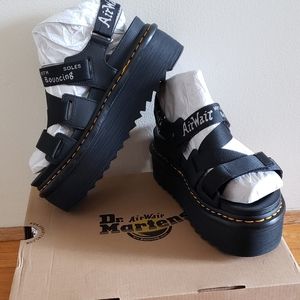 NEW DR MARTENS SANDALS